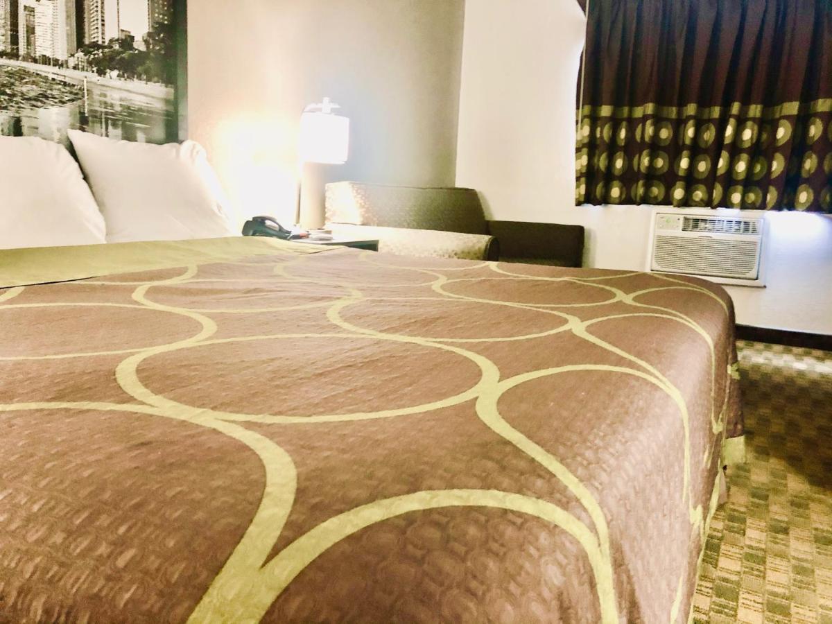 ซูเปอร์ 8 บาย วินด์แฮม เปรู สตาร์ฟ ร็อก สเตท พาร์ค Hotel Peru ภายนอก รูปภาพ